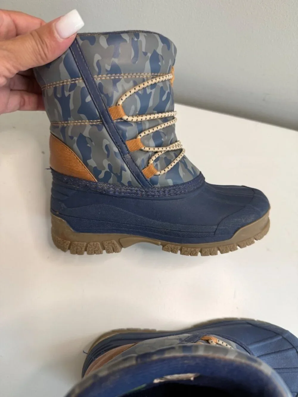 Oshkosh Bgosh Kids Camouflage Blue & Tan Winter Boots Size 10M Durable Waterproo